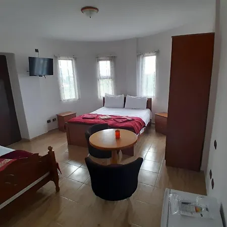 Hotel-keshtjella Margarita Ξενοδοχείο 4*