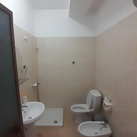 Hotel-keshtjella Margarita 酒店 Lezhë