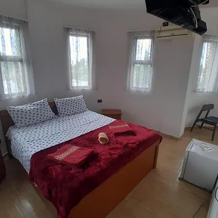 Hotel-keshtjella Margarita Ξενοδοχείο