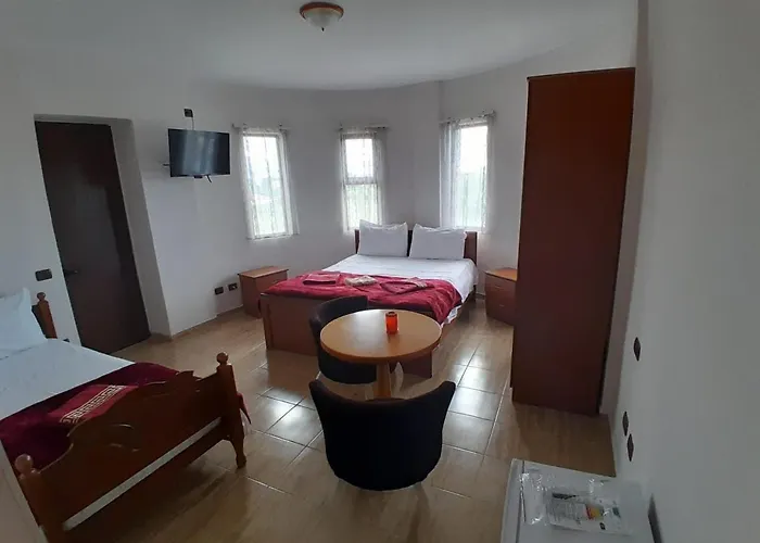 Hotel-keshtjella Margarita 酒店 4*