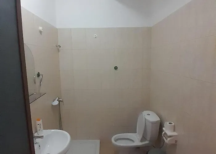 Hotel-keshtjella Margarita 酒店 Lezhë