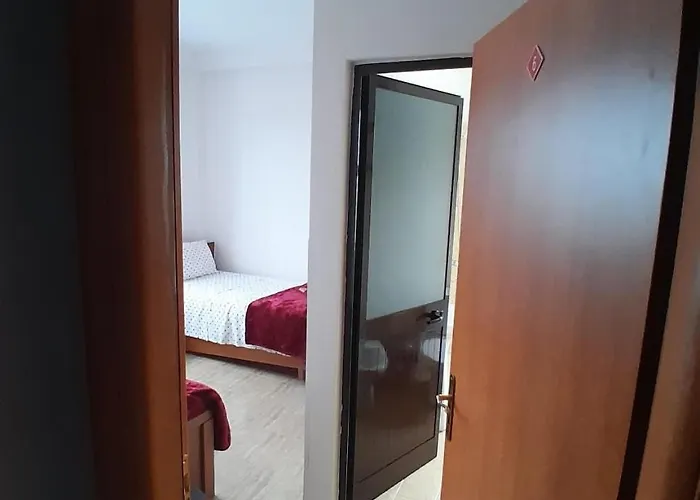Hotel-keshtjella Margarita 酒店 Lezhë