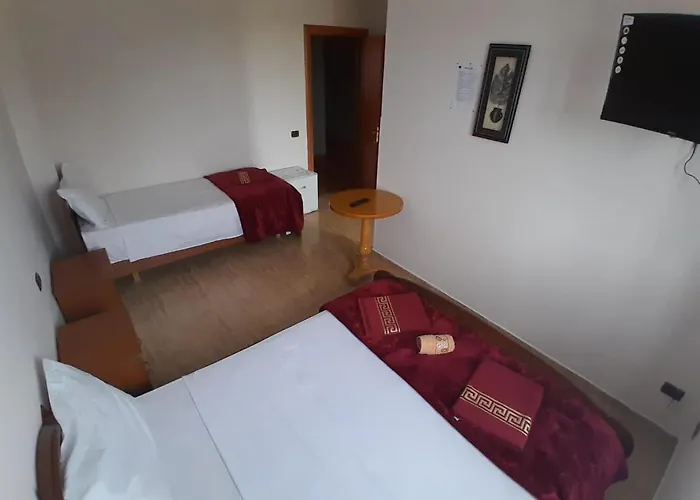 Hotel-keshtjella Margarita 酒店 Lezhë