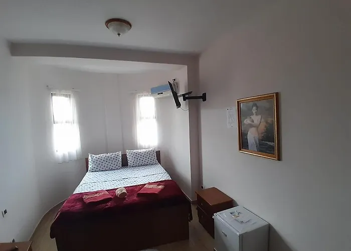 Hotel-keshtjella Margarita 酒店 4*